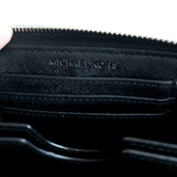 Michael Kors Jet Set Zip around Black Signature Wristlet Wallet - Picture 9 of 15